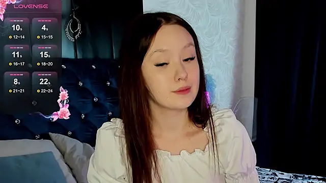 Snapshot of MiriaamWhite chatting on December 5, 2024, 8:44 am MiriaamWhite online show from December 5, 2024, 8:44 am