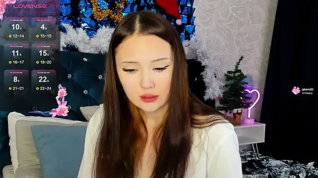 Snapshot of MiriaamWhite chatting on December 15, 2024, 4:18 am MiriaamWhite online show from December 15, 2024, 4:18 am