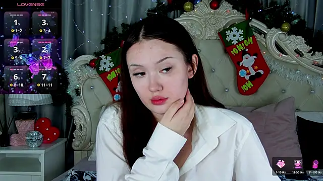 Snapshot of MiriaamWhite chatting on December 21, 2024, 4:09 am MiriaamWhite online show from December 21, 2024, 4:09 am