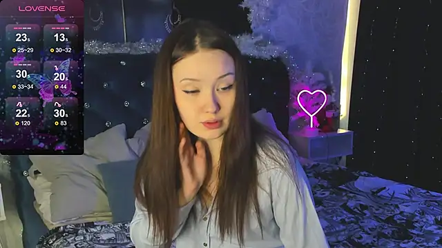 Snapshot of MiriaamWhite chatting on January 6, 2025, 8:46 am MiriaamWhite online show from January 6, 2025, 8:46 am