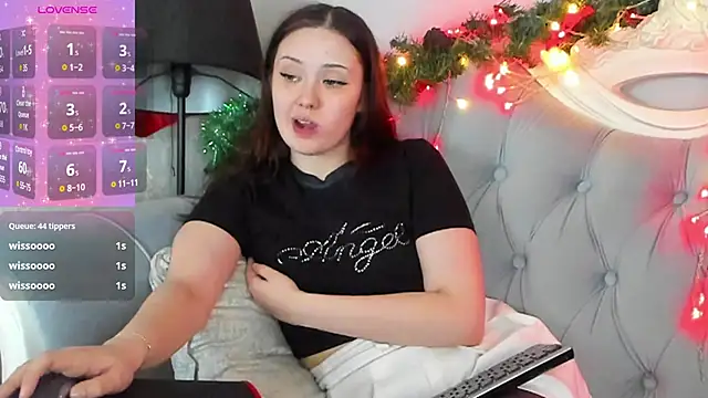 Snapshot of MiriaamWhite chatting on January 17, 2025, 5:19 pm MiriaamWhite online show from January 17, 2025, 5:19 pm