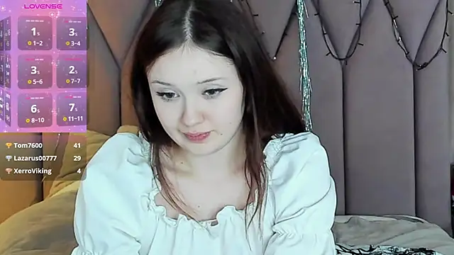 Snapshot of MiriaamWhite chatting on January 19, 2025, 2:04 am MiriaamWhite online show from January 19, 2025, 2:04 am