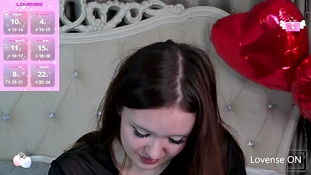 Snapshot of MiriaamWhite chatting on February 7, 2025, 2:26 pm MiriaamWhite online show from February 7, 2025, 2:26 pm