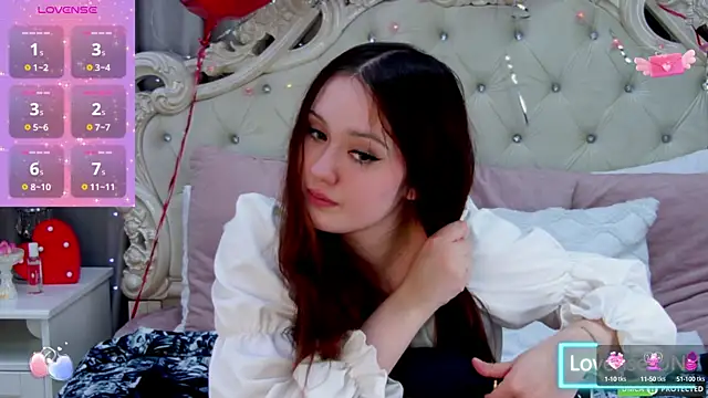 Snapshot of MiriaamWhite chatting on February 19, 2025, 2:34 pm MiriaamWhite online show from February 19, 2025, 2:34 pm