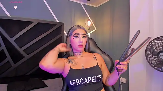 Snapshot of Alahia_Dangelo chatting on September 24, 2025, 11:35 am Alahia Dangelo online show from September 24, 2025, 11:35 am