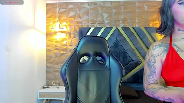 Snapshot of Alahia_Dangelo chatting on October 4, 2025, 11:30 am Alahia Dangelo online show from October 4, 2025, 11:30 am