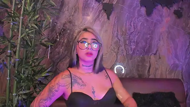 Snapshot of Alahia_Dangelo chatting on October 16, 2025, 5:36 pm Alahia Dangelo online show from October 16, 2025, 5:36 pm