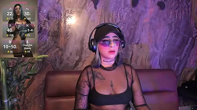 Snapshot of Alahia_Dangelo chatting on October 27, 2025, 5:17 pm Alahia Dangelo online show from October 27, 2025, 5:17 pm