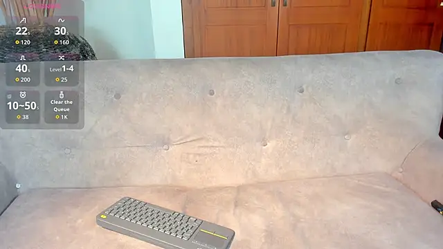  maria foxx  online show from November 6, 2025, 6:09 pm