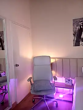 DaniRousse online show from February 17, 2025, 3:53 pm