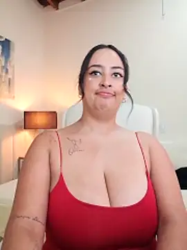 Snapshot of DaniRousse chatting on February 8, 2026, 12:36 am DaniRousse online show from February 8, 2026, 12:36 am