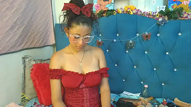 Milkdulce1 online show from April 16, 2026, 3:02 pm