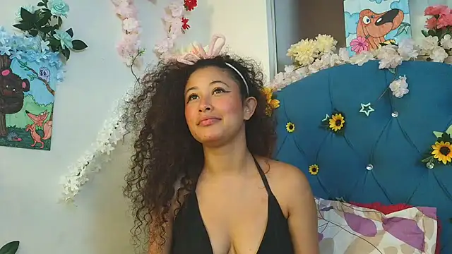 Milkdulce1 online show from May 21, 2026, 2:35 pm