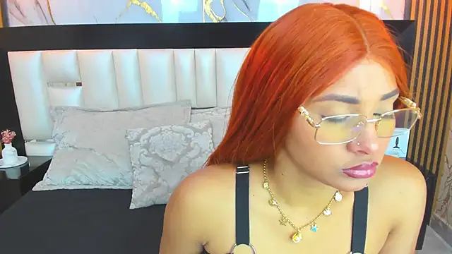 SofiaLaurents online show from November 8, 2025, 2:39 pm