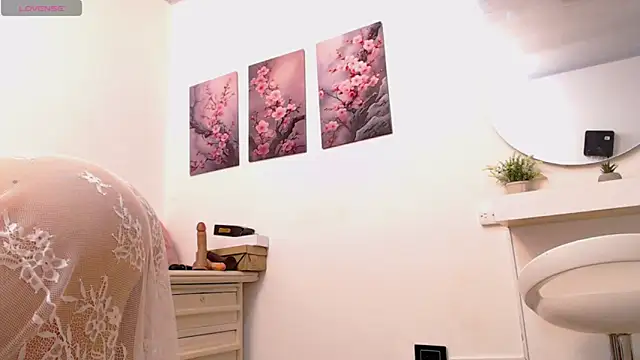 Snapshot of amaranta_f00x chatting on February 26, 2026, 12:53 am amaranta f00x online show from February 26, 2026, 12:53 am