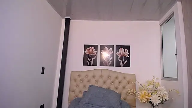 Snapshot of amaranta_f00x chatting on March 10, 2026, 12:43 pm amaranta f00x online show from March 10, 2026, 12:43 pm