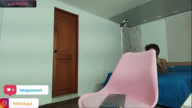 Snapshot of tataguzman1 chatting on October 23, 2025, 12:04 pm tataguzman1 online show from October 23, 2025, 12:04 pm