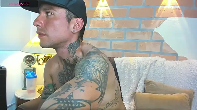 Snapshot of Dylanstonne chatting on March 7, 2025, 8:55 pm Dylanstonne online show from March 7, 2025, 8:55 pm