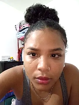 dulcesilvana10 online show from September 26, 2025, 4:27 am