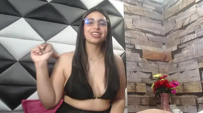 Snapshot of Tammy_Blackk chatting on December 13, 2024, 6:27 pm Tammy Blackk online show from December 13, 2024, 6:27 pm