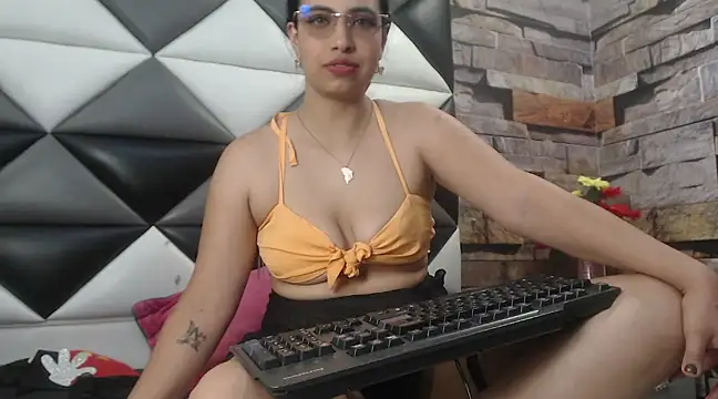 Snapshot of Tammy_Blackk chatting on December 17, 2024, 3:49 pm Tammy Blackk online show from December 17, 2024, 3:49 pm
