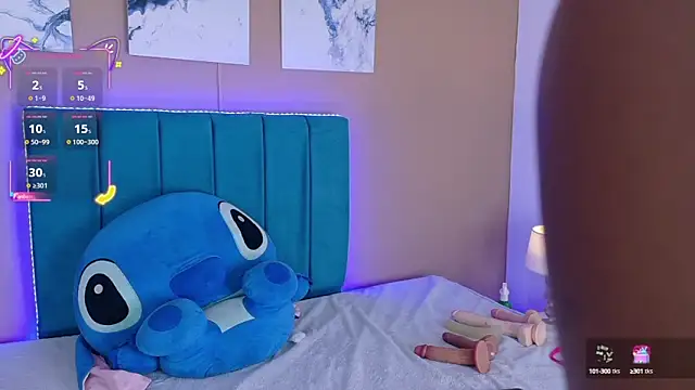 ahvi ebony online show from October 9, 2025, 1:42 pm