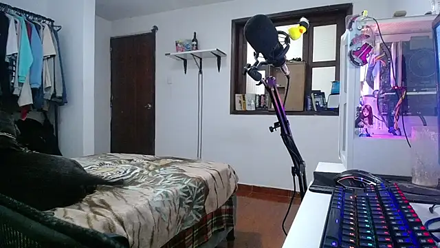 esjrobles online show from December 27, 2024, 2:36 am
