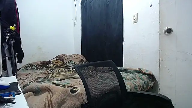 esjrobles online show from October 6, 2025, 12:57 pm