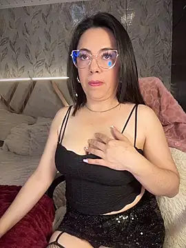 Snapshot of Bella_fournier chatting on March 14, 2026, 12:28 am Bella fournier online show from March 14, 2026, 12:28 am