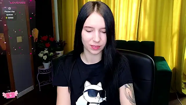 Snapshot of KarolinaBlacks chatting on March 13, 2026, 6:31 am KarolinaBlacks online show from March 13, 2026, 6:31 am