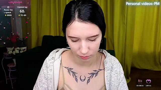 Snapshot of KarolinaBlacks chatting on March 27, 2026, 8:26 am KarolinaBlacks online show from March 27, 2026, 8:26 am