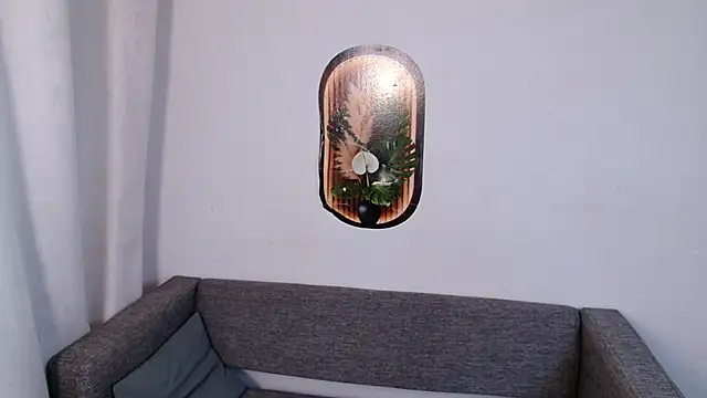 bellaa love  online show from June 19, 2026, 12:04 am