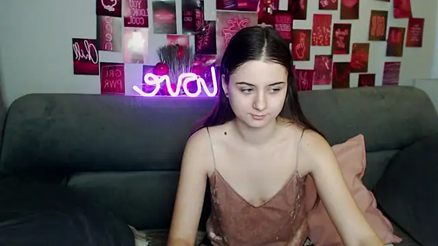 MilanaRoza online show from November 14, 2025, 6:01 am