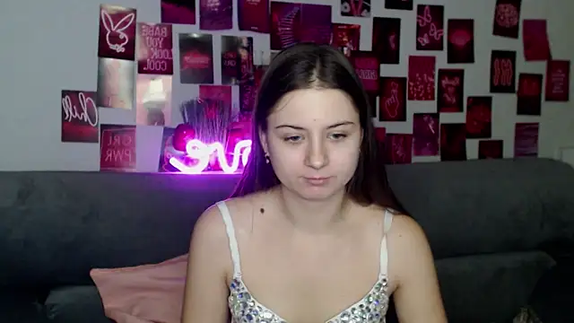 MilanaRoza online show from November 17, 2025, 2:12 pm