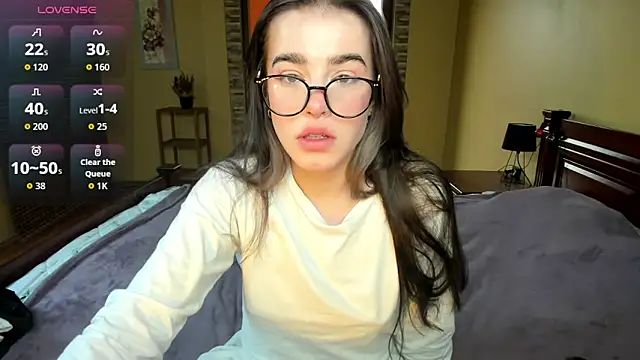 ShelyMoon online show from September 9, 2025, 8:25 am