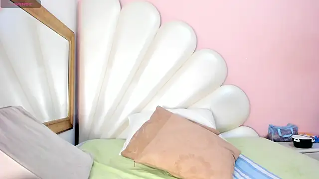 Snapshot of Ally_Parkeer_ chatting on February 27, 2025, 2:32 pm Ally Parkeer online show from February 27, 2025, 2:32 pm