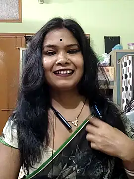 yoursweety09 online show from November 22, 2025, 1:43 pm