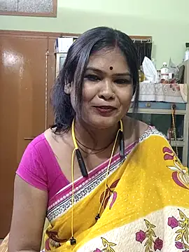 yoursweety09 online show from May 5, 2026, 6:43 am