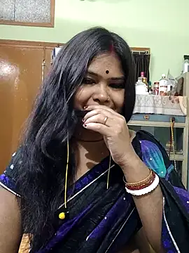 yoursweety09 online show from May 6, 2026, 1:49 pm