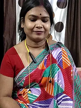 yoursweety09 online show from May 8, 2026, 2:06 am