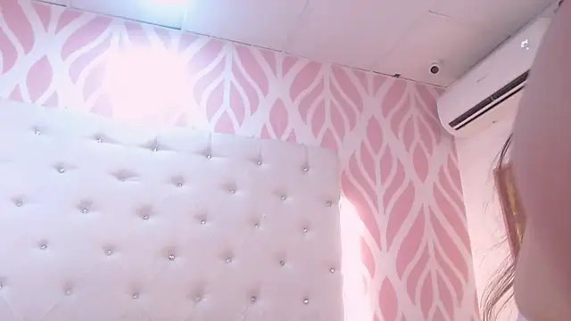 SashaDurante online show from October 8, 2025, 12:25 pm