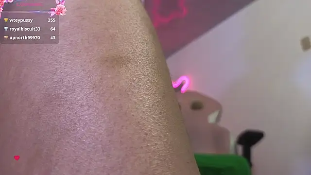 Laylafoxy tay online show from March 10, 2025, 6:27 am