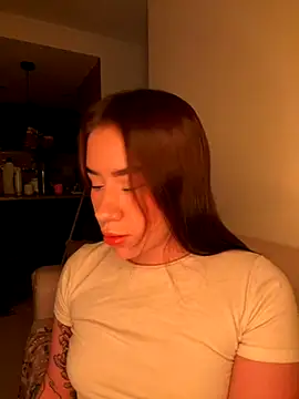 Im Valen Cute online show from September 25, 2025, 1:42 am