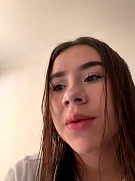 Im Valen Cute online show from October 28, 2025, 5:26 pm