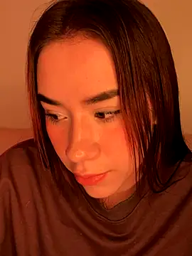 Im Valen Cute online show from November 5, 2025, 4:34 am