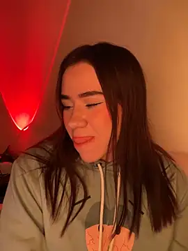 Im Valen Cute online show from November 13, 2025, 3:27 am