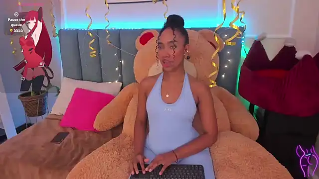 Amber  Sanchez online show from December 7, 2024, 10:45 am