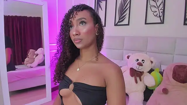 Amber  Sanchez online show from March 3, 2025, 4:36 am