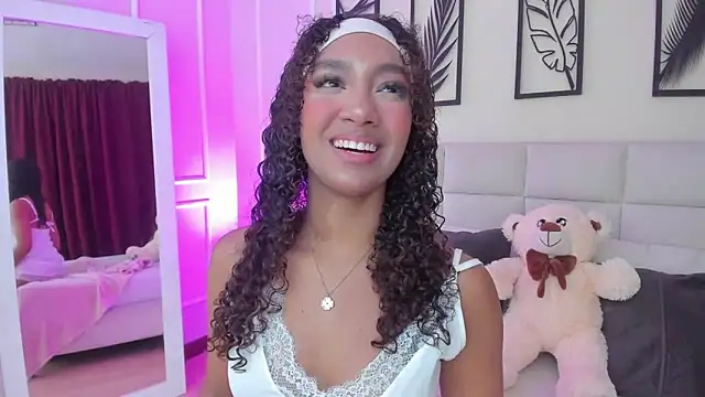 Amber  Sanchez online show from March 6, 2025, 3:24 am