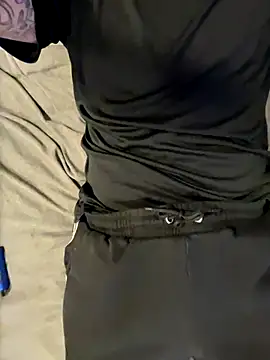 Snapshot of Dan8736 chatting on October 4, 2025, 12:25 pm Dan8736 online show from October 4, 2025, 12:25 pm